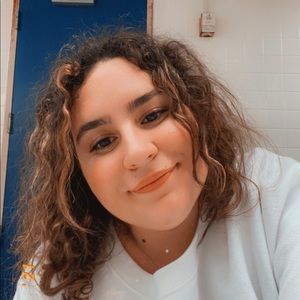 Meet your Posher, Nicole